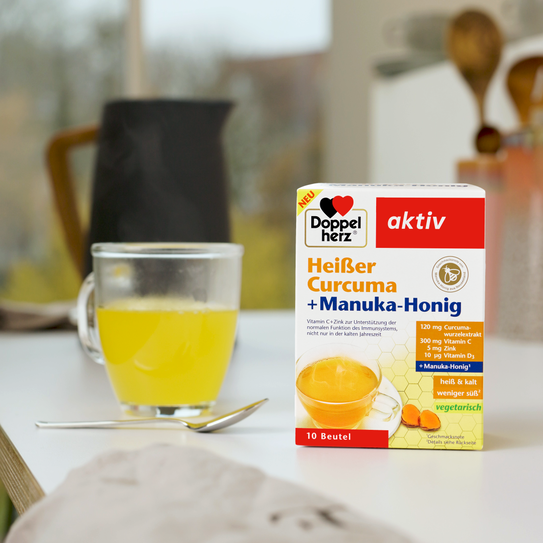 Doppelherz Heißer Curcuma steht auf einer Küchenzeile