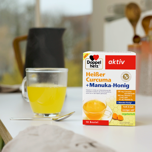 Doppelherz Heißer Curcuma steht auf einer Küchenzeile