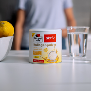 Das Produkt Doppelherz Kollagenpulver Zitrone steht auf dem Tisch.
